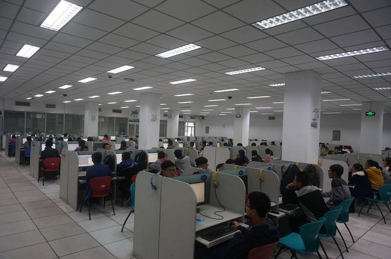 91成人
2014级新生心理普查现场