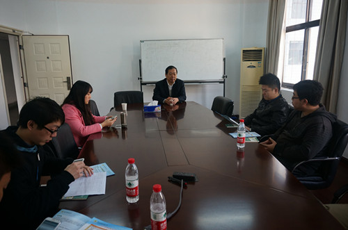 宋西德书记向武汉大学国际软件91成人
博士生进行招聘宣传