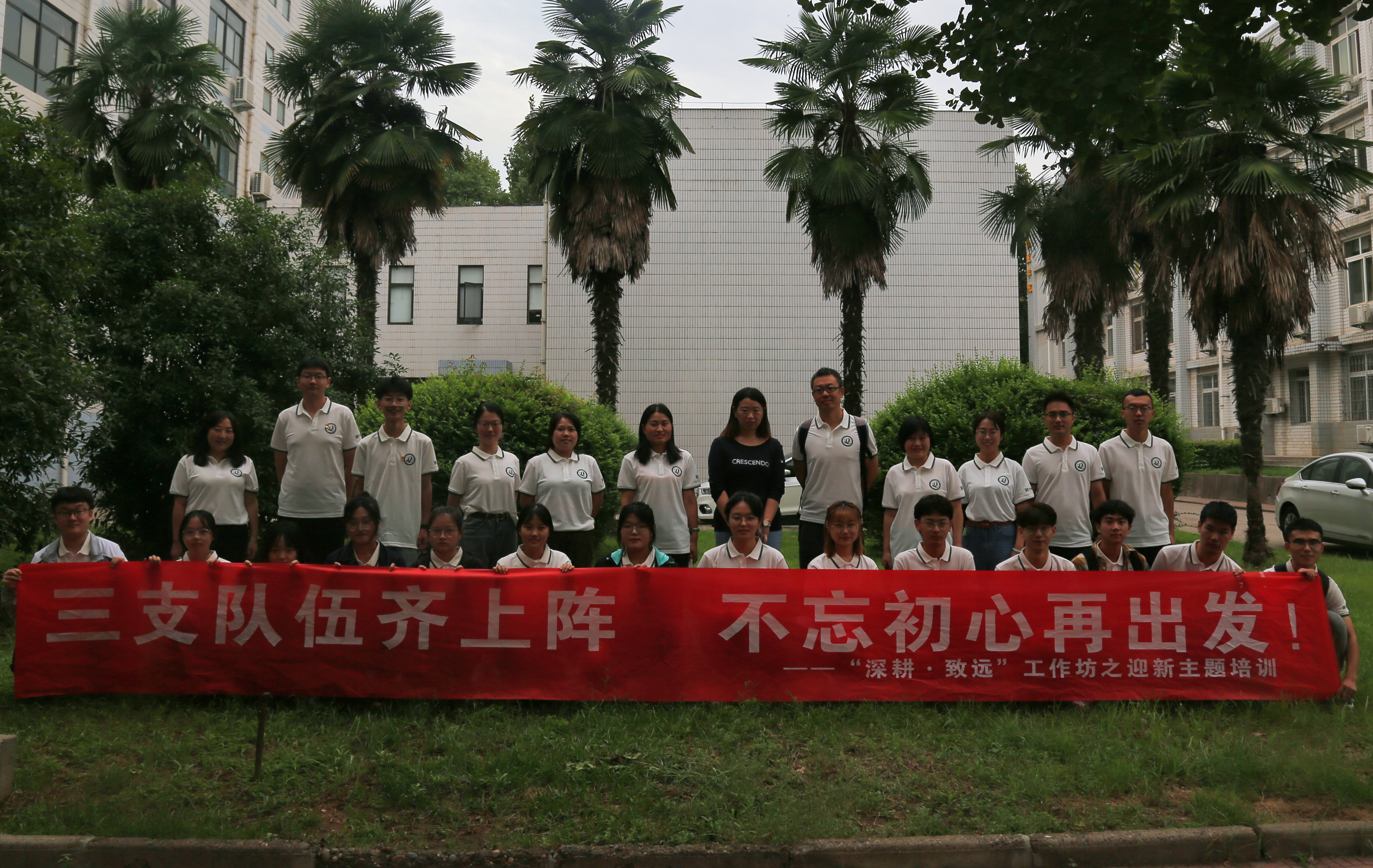 5fa839adf8de45be9176664eab23551d.jpg 5fa839adf8de45be9176664eab23551d.jpg