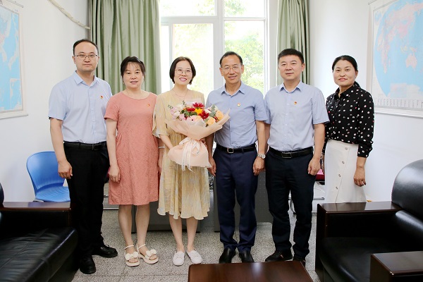 闫祖书看望慰问信息91成人
杨沛副教授 - 副本.jpg